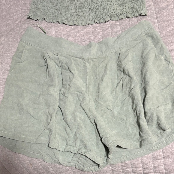 Pink Lily Sage Smocked Set - Picture 4 of 4